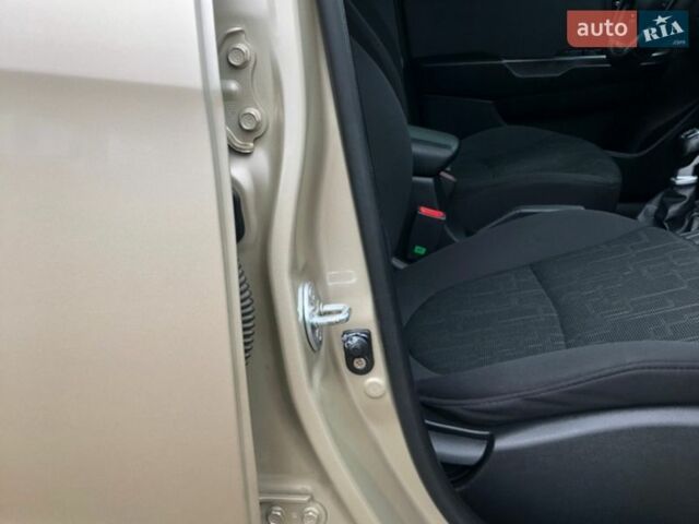 Бежевый Киа Рио, объемом двигателя 1.59 л и пробегом 41 тыс. км за 8700 $, фото 22 на Automoto.ua