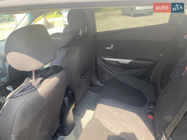 Бежевый Киа Рио, объемом двигателя 1.59 л и пробегом 150 тыс. км за 7500 $, фото 5 на Automoto.ua