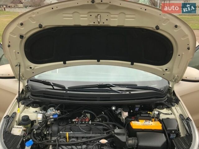 Бежевый Киа Рио, объемом двигателя 1.59 л и пробегом 41 тыс. км за 8700 $, фото 57 на Automoto.ua