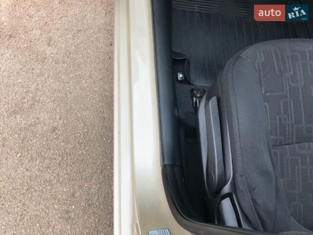 Бежевый Киа Рио, объемом двигателя 1.59 л и пробегом 41 тыс. км за 8700 $, фото 23 на Automoto.ua