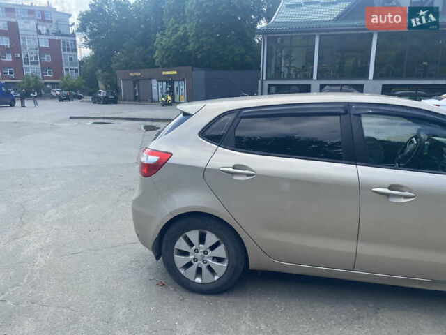 Бежевый Киа Рио, объемом двигателя 1.59 л и пробегом 150 тыс. км за 7500 $, фото 7 на Automoto.ua