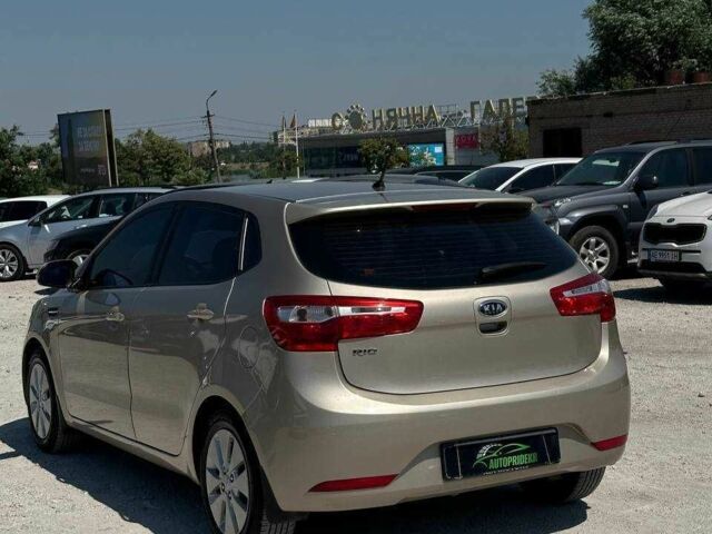 Бежевий Кіа Ріо, об'ємом двигуна 1.6 л та пробігом 134 тис. км за 8895 $, фото 3 на Automoto.ua