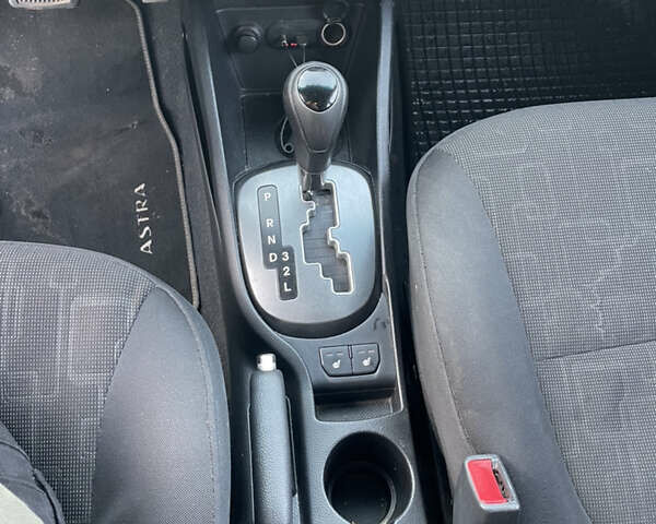 Кіа Ріо 2012 у Львові на Automoto.ua Бежевий Кіа Ріо, об'ємом двигуна 1.6 л та пробігом 326 тис. км за 6500 $, фото 12 на Automoto.ua