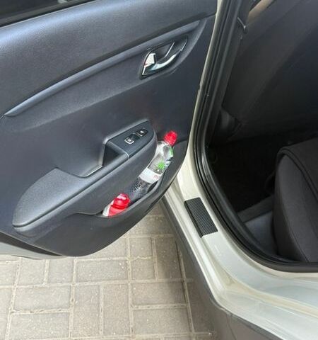 Бежевий Кіа Ріо, об'ємом двигуна 1.59 л та пробігом 43 тис. км за 15999 $, фото 36 на Automoto.ua