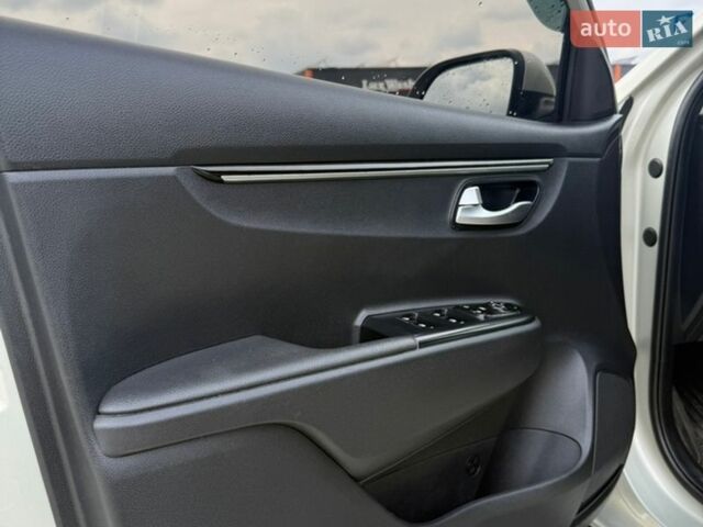 Бежевый Киа Рио, объемом двигателя 1.59 л и пробегом 83 тыс. км за 15900 $, фото 26 на Automoto.ua