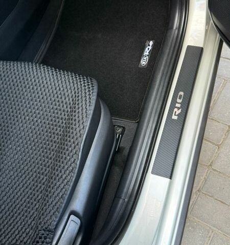 Бежевий Кіа Ріо, об'ємом двигуна 1.59 л та пробігом 43 тис. км за 15999 $, фото 43 на Automoto.ua