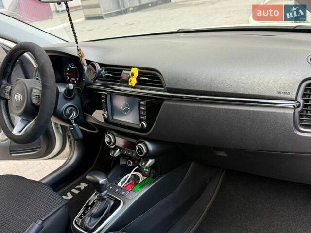 Бежевий Кіа Ріо, об'ємом двигуна 1.59 л та пробігом 43 тис. км за 15999 $, фото 44 на Automoto.ua