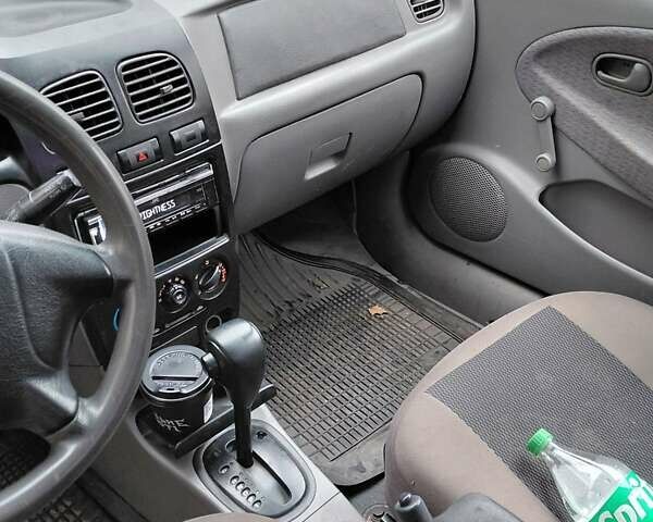 Бежевий Кіа Ріо, об'ємом двигуна 1.5 л та пробігом 91 тис. км за 3450 $, фото 4 на Automoto.ua