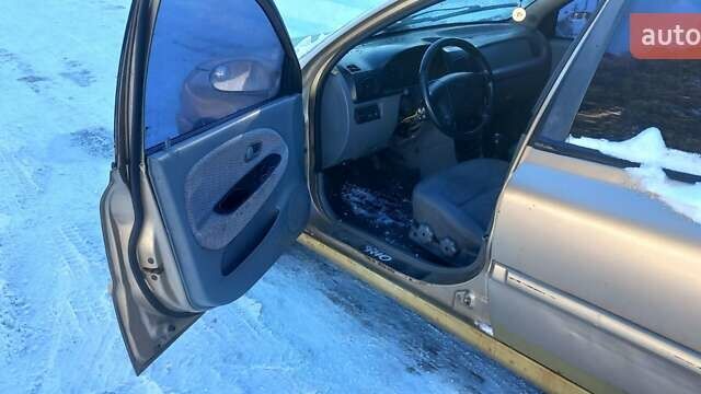 Бежевый Киа Рио, объемом двигателя 1.34 л и пробегом 293 тыс. км за 1900 $, фото 6 на Automoto.ua