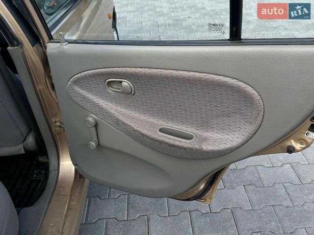 Бежевый Киа Рио, объемом двигателя 1.3 л и пробегом 280 тыс. км за 2200 $, фото 21 на Automoto.ua