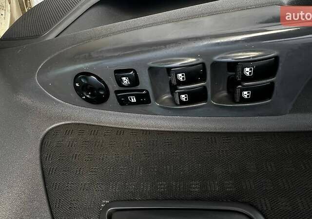 Бежевий Кіа Ріо, об'ємом двигуна 1.4 л та пробігом 199 тис. км за 3850 $, фото 18 на Automoto.ua