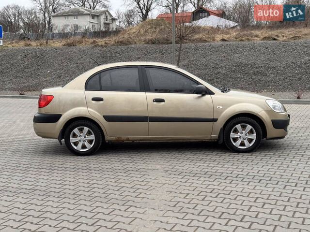 Бежевый Киа Рио, объемом двигателя 0 л и пробегом 130 тыс. км за 3600 $, фото 8 на Automoto.ua