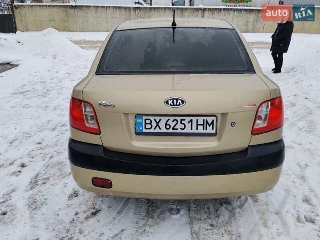Бежевый Киа Рио, объемом двигателя 1.4 л и пробегом 291 тыс. км за 3800 $, фото 7 на Automoto.ua