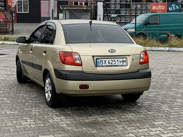 Бежевый Киа Рио, объемом двигателя 1.4 л и пробегом 290 тыс. км за 4100 $, фото 9 на Automoto.ua