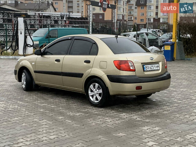 Бежевый Киа Рио, объемом двигателя 1.4 л и пробегом 290 тыс. км за 4100 $, фото 10 на Automoto.ua