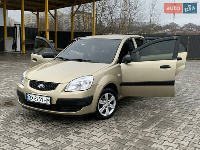 Бежевый Киа Рио, объемом двигателя 1.4 л и пробегом 290 тыс. км за 4100 $, фото 13 на Automoto.ua