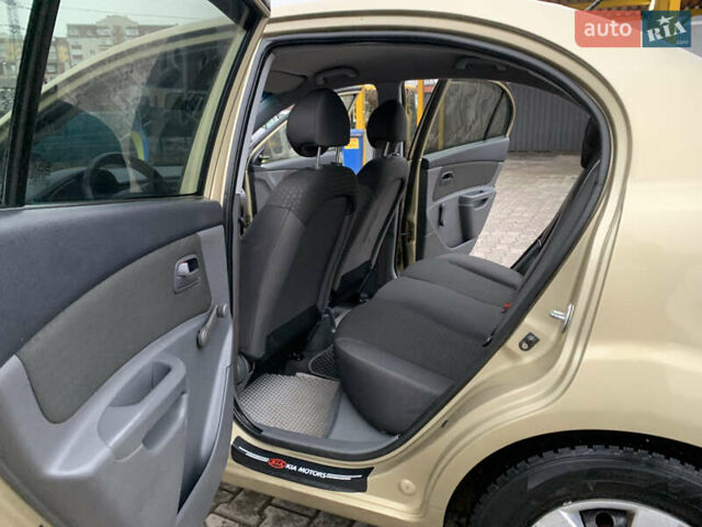 Бежевый Киа Рио, объемом двигателя 1.4 л и пробегом 290 тыс. км за 4100 $, фото 17 на Automoto.ua
