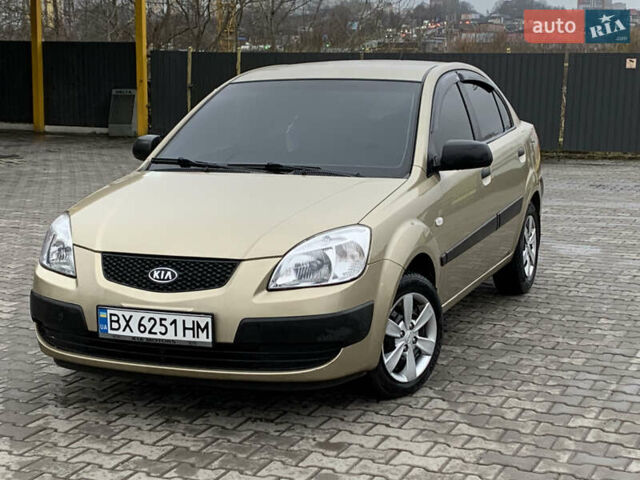 Бежевый Киа Рио, объемом двигателя 1.4 л и пробегом 290 тыс. км за 4100 $, фото 5 на Automoto.ua