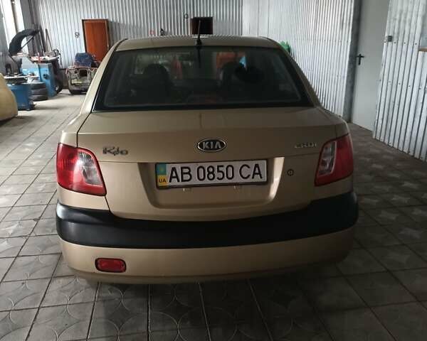 Бежевий Кіа Ріо, об'ємом двигуна 1.49 л та пробігом 307 тис. км за 4500 $, фото 2 на Automoto.ua