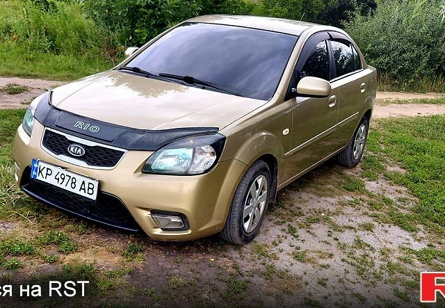 Бежевий Кіа Ріо, об'ємом двигуна 1.5 л та пробігом 244 тис. км за 3700 $, фото 4 на Automoto.ua