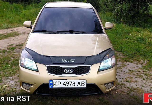 Бежевий Кіа Ріо, об'ємом двигуна 1.5 л та пробігом 244 тис. км за 3700 $, фото 2 на Automoto.ua