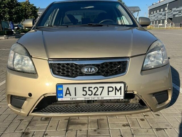 Бежевий Кіа Ріо, об'ємом двигуна 1.4 л та пробігом 286 тис. км за 4500 $, фото 3 на Automoto.ua