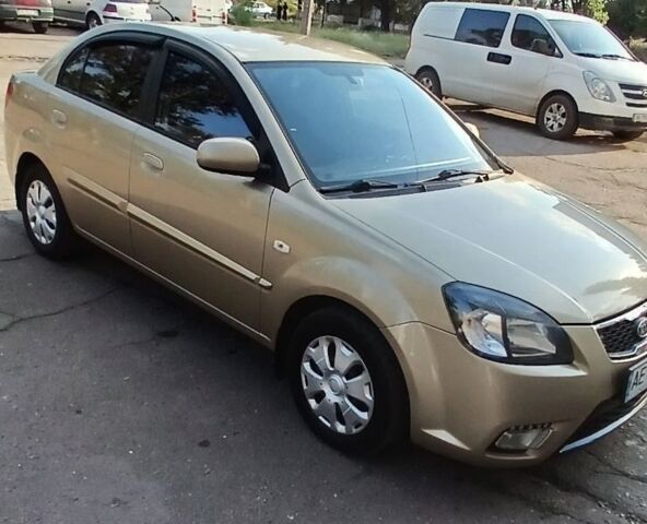 Бежевий Кіа Ріо, об'ємом двигуна 1.5 л та пробігом 160 тис. км за 6000 $, фото 6 на Automoto.ua