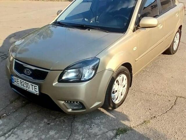 Бежевий Кіа Ріо, об'ємом двигуна 1.5 л та пробігом 160 тис. км за 6000 $, фото 7 на Automoto.ua