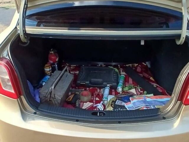 Бежевий Кіа Ріо, об'ємом двигуна 1.5 л та пробігом 160 тис. км за 6000 $, фото 5 на Automoto.ua