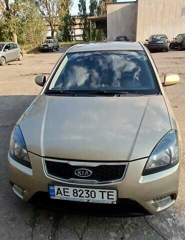 Бежевий Кіа Ріо, об'ємом двигуна 1.5 л та пробігом 160 тис. км за 6000 $, фото 1 на Automoto.ua