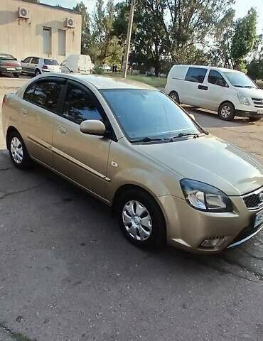 Бежевий Кіа Ріо, об'ємом двигуна 1.5 л та пробігом 160 тис. км за 6000 $, фото 6 на Automoto.ua