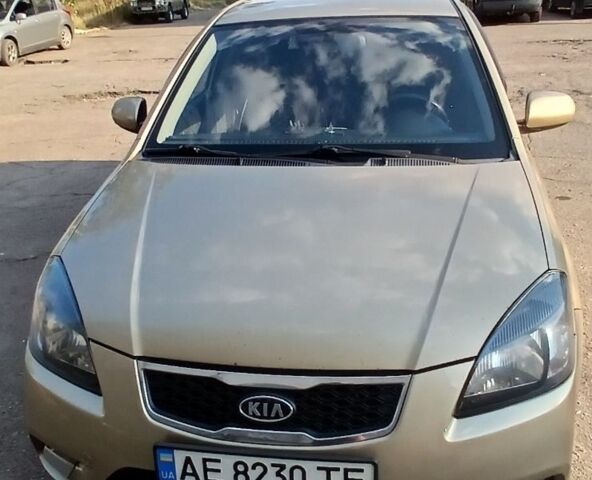 Бежевий Кіа Ріо, об'ємом двигуна 1.5 л та пробігом 160 тис. км за 6000 $, фото 1 на Automoto.ua