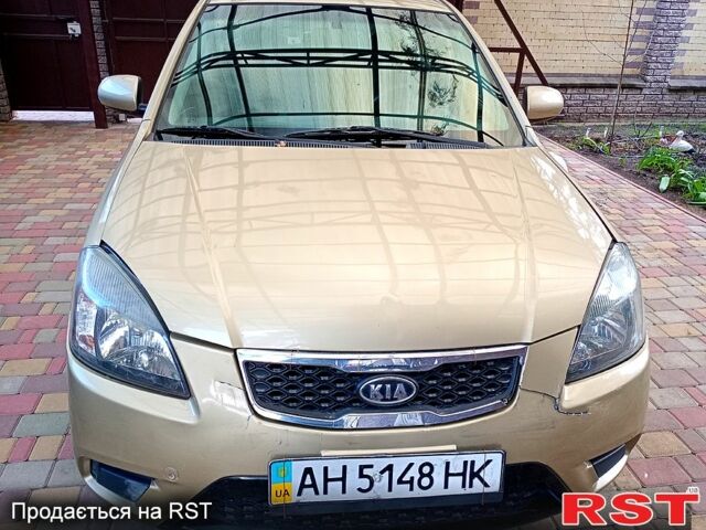 Бежевый Киа Рио, объемом двигателя 1.4 л и пробегом 120 тыс. км за 5300 $, фото 2 на Automoto.ua