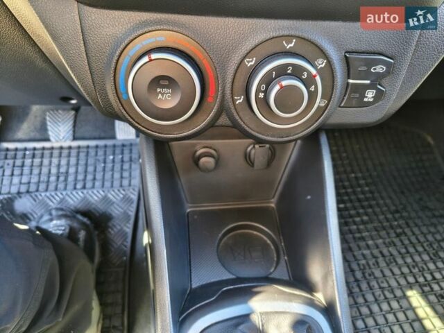 Бежевий Кіа Ріо, об'ємом двигуна 1.4 л та пробігом 85 тис. км за 6900 $, фото 9 на Automoto.ua