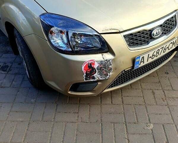 Бежевий Кіа Ріо, об'ємом двигуна 1.4 л та пробігом 420 тис. км за 6500 $, фото 6 на Automoto.ua