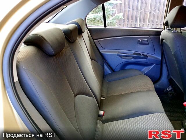 Бежевый Киа Рио, объемом двигателя 1.4 л и пробегом 120 тыс. км за 5300 $, фото 6 на Automoto.ua
