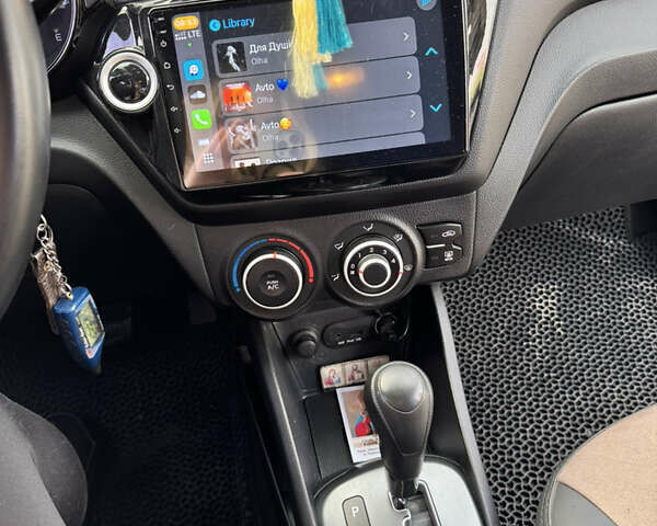 Бежевый Киа Рио, объемом двигателя 1.4 л и пробегом 147 тыс. км за 8500 $, фото 10 на Automoto.ua