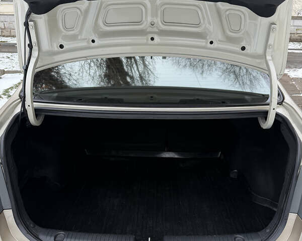 Бежевий Кіа Ріо, об'ємом двигуна 1.59 л та пробігом 122 тис. км за 8600 $, фото 35 на Automoto.ua