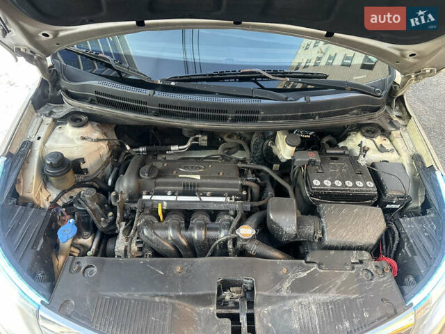 Бежевый Киа Рио, объемом двигателя 1.4 л и пробегом 187 тыс. км за 5600 $, фото 15 на Automoto.ua