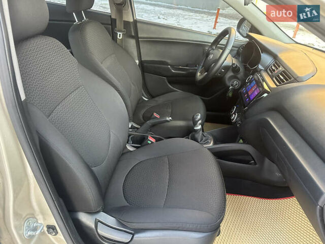 Бежевый Киа Рио, объемом двигателя 1.4 л и пробегом 187 тыс. км за 5600 $, фото 7 на Automoto.ua