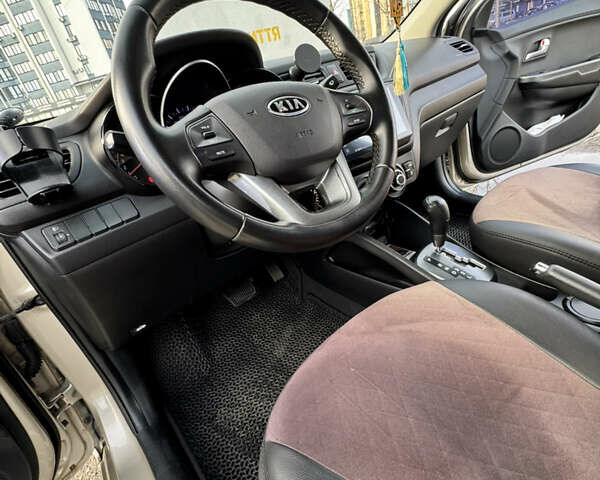 Бежевый Киа Рио, объемом двигателя 1.4 л и пробегом 147 тыс. км за 8500 $, фото 7 на Automoto.ua