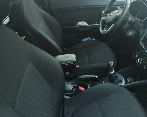 Бежевий Кіа Ріо, об'ємом двигуна 1.4 л та пробігом 128 тис. км за 7500 $, фото 7 на Automoto.ua