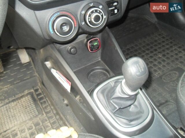 Бежевый Киа Рио, объемом двигателя 1.4 л и пробегом 227 тыс. км за 6000 $, фото 35 на Automoto.ua