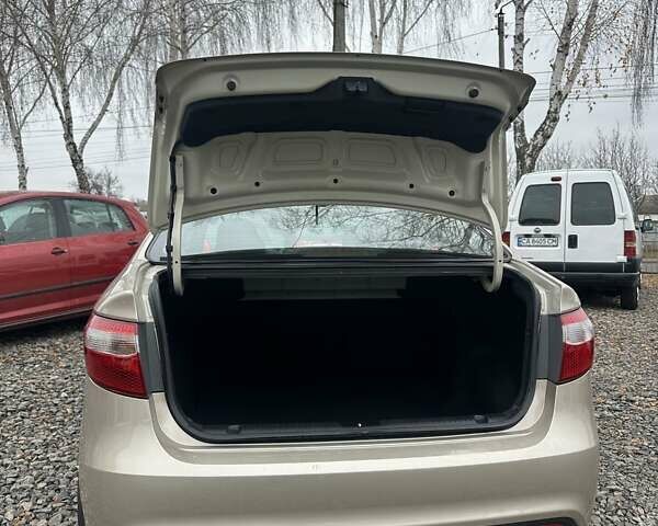 Бежевый Киа Рио, объемом двигателя 1.4 л и пробегом 66 тыс. км за 7700 $, фото 4 на Automoto.ua