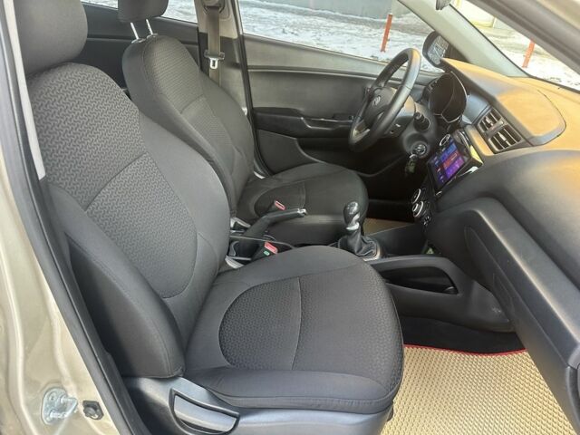 Бежевий Кіа Ріо, об'ємом двигуна 1.4 л та пробігом 187 тис. км за 5600 $, фото 7 на Automoto.ua