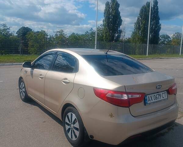 Бежевый Киа Рио, объемом двигателя 1.4 л и пробегом 211 тыс. км за 8200 $, фото 4 на Automoto.ua