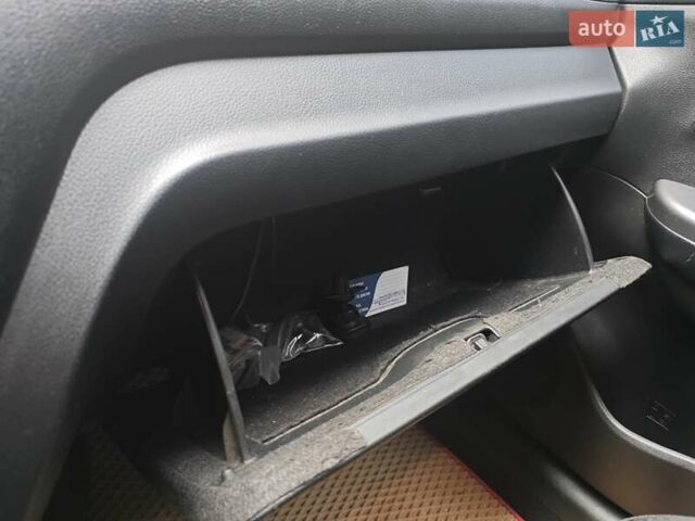 Кіа Ріо 2012 у Києві на Automoto.ua Бежевий Кіа Ріо, об'ємом двигуна 1.4 л та пробігом 337 тис. км за 6500 $, фото 47 на Automoto.ua