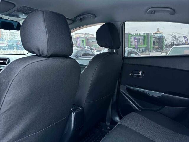 Бежевий Кіа Ріо, об'ємом двигуна 1.6 л та пробігом 162 тис. км за 5999 $, фото 18 на Automoto.ua