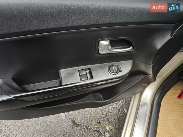 Кіа Ріо 2012 у Києві на Automoto.ua Бежевий Кіа Ріо, об'ємом двигуна 1.4 л та пробігом 337 тис. км за 6500 $, фото 20 на Automoto.ua