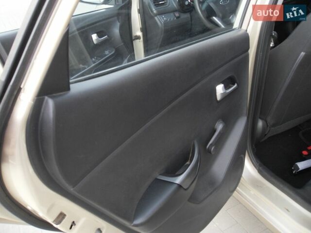 Бежевый Киа Рио, объемом двигателя 1.4 л и пробегом 227 тыс. км за 6000 $, фото 23 на Automoto.ua